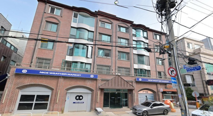 [시장 분석] 가로수길 인접 신사동 대형 필지, 주거·상업 복합 자산으로 주목... 추정가 465억 원