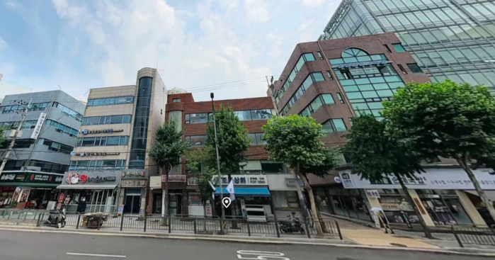 [시장 분석] 신설동 광대로변 코너 현행 기준 초과 빌딩, 리모델링 및 기존 면적 보존형 보유 가치 주목