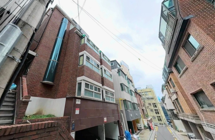 논현동 이면 3층 빌딩 74억...R-PRICE보다 27% 높은 호가