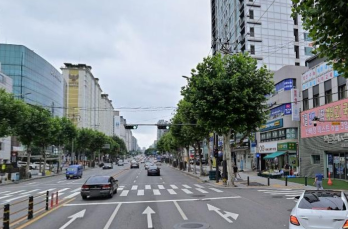 ‘대한민국 학원가 1번지’ 강남구 대치동 대로변 코너 빌딩 160억 원 매물 출현... “준주거지역 입지로 재건축·신축 가치 탁월”
