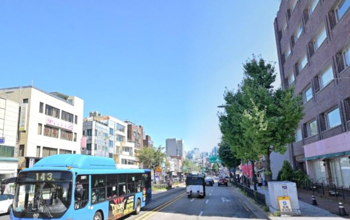 대학로·혜화역 핵심 상권, ‘호스텔 허가’ 근생 빌딩 160억 원에 매물...